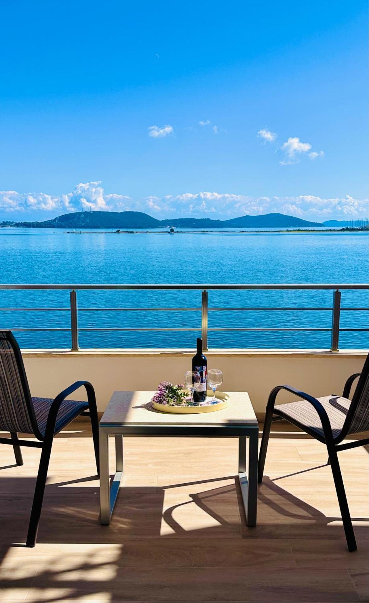 Bluish 3A Apartment Preveza Bagian luar foto