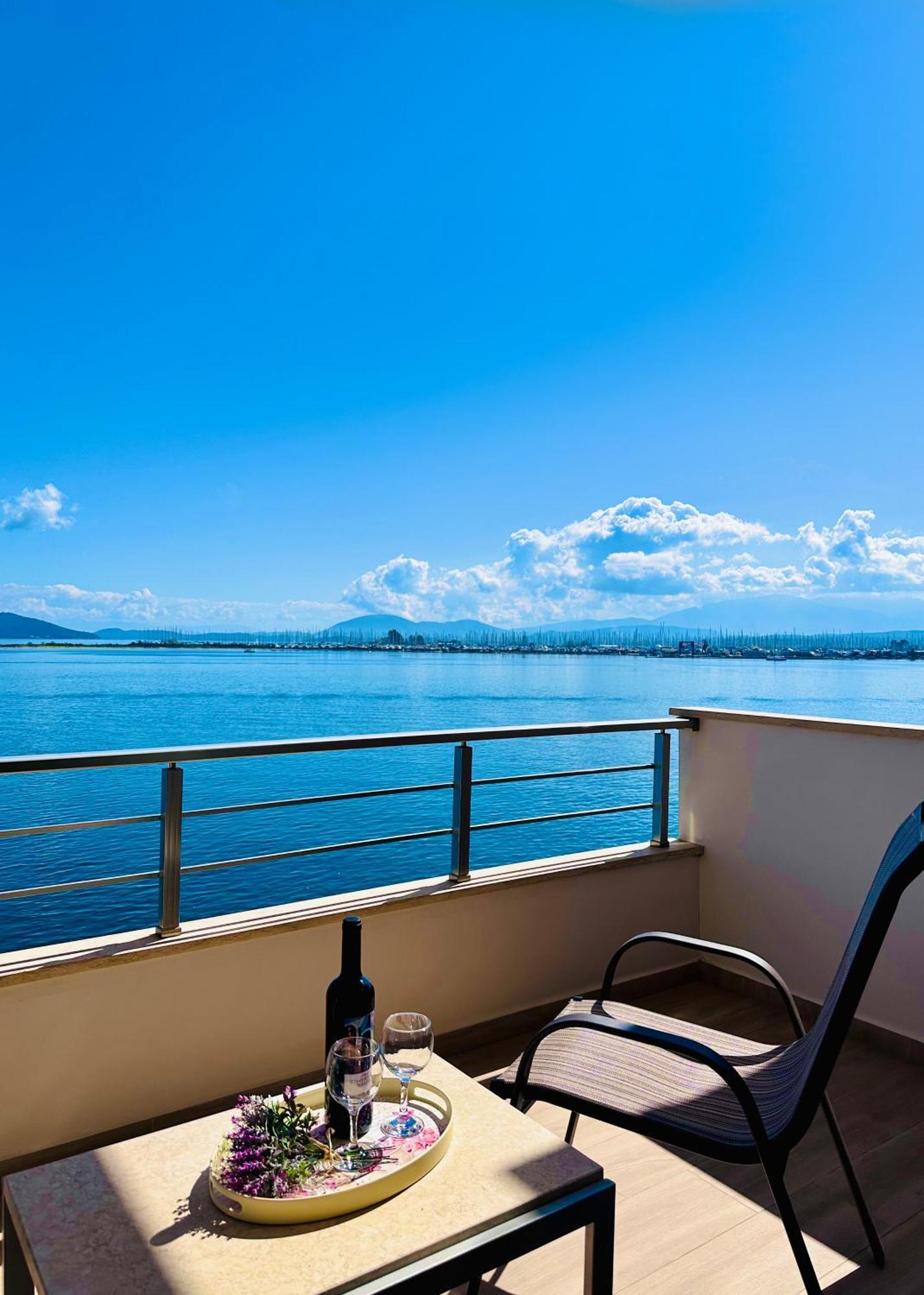 Bluish 3A Apartment Preveza Bagian luar foto