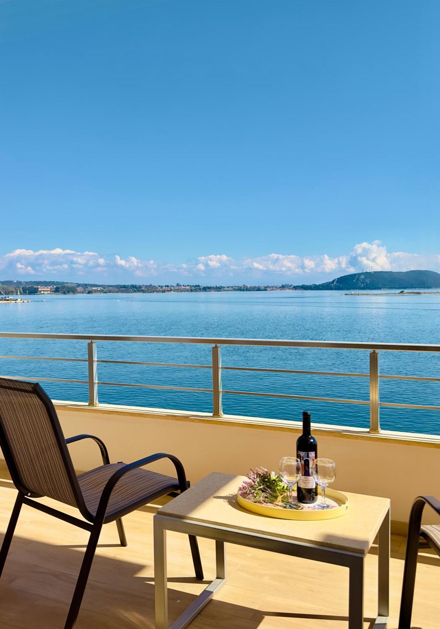 Bluish 3A Apartment Preveza Bagian luar foto