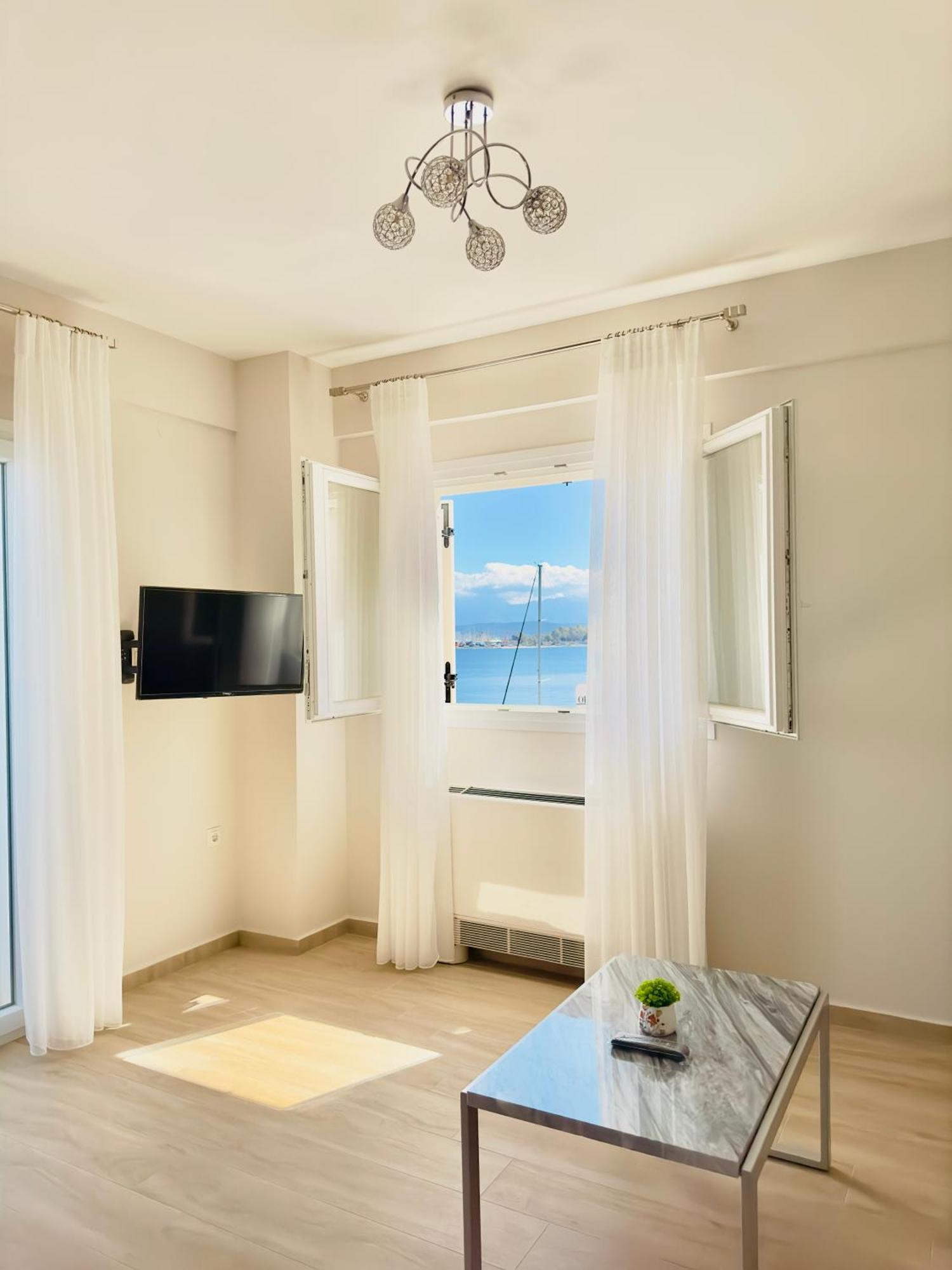 Bluish 3A Apartment Preveza Bagian luar foto