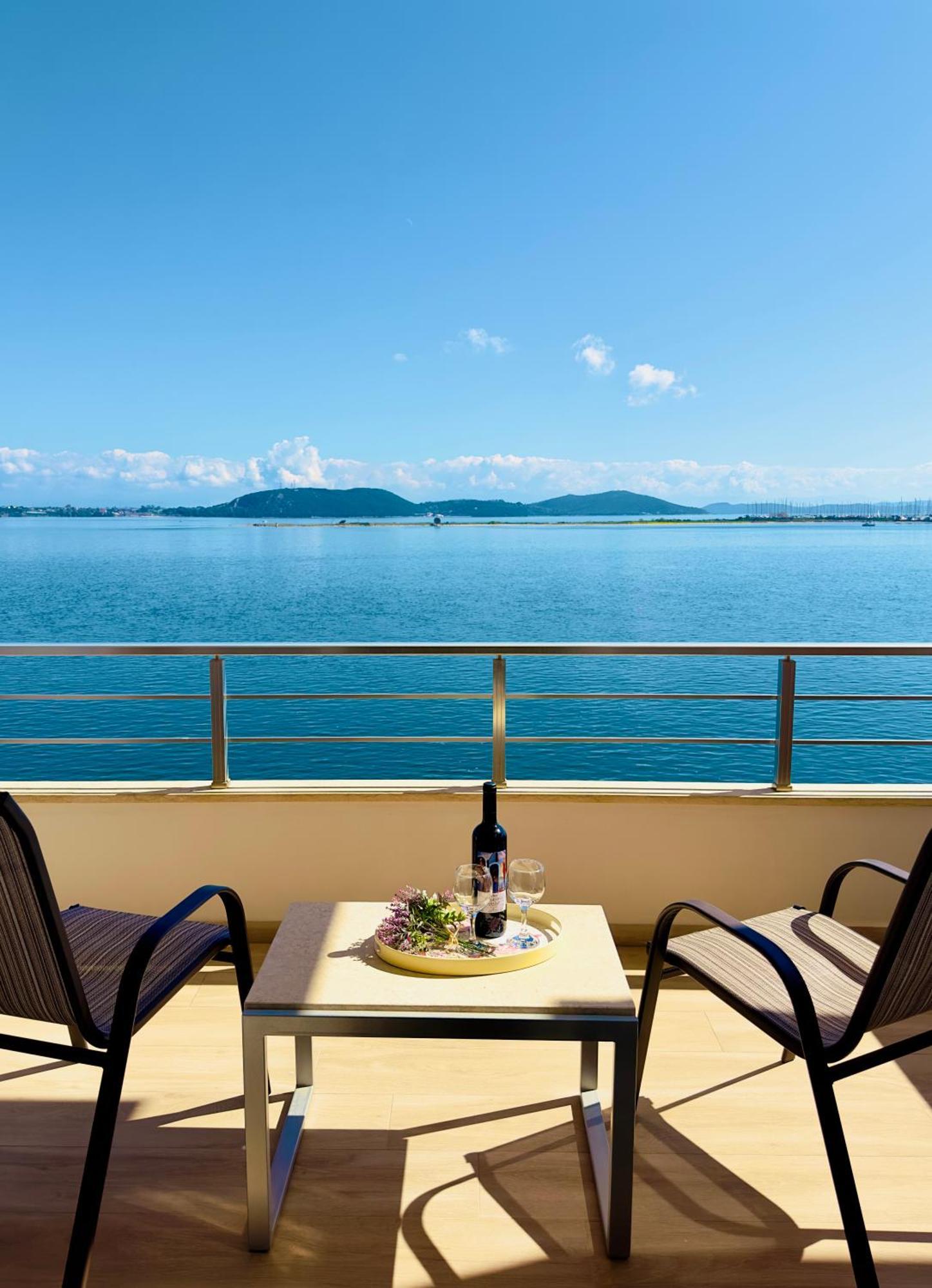 Bluish 3A Apartment Preveza Bagian luar foto